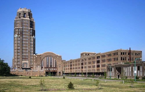 Buffalo Central Terminal (by: Dave Pape, public domain via Wikimedia Commons)