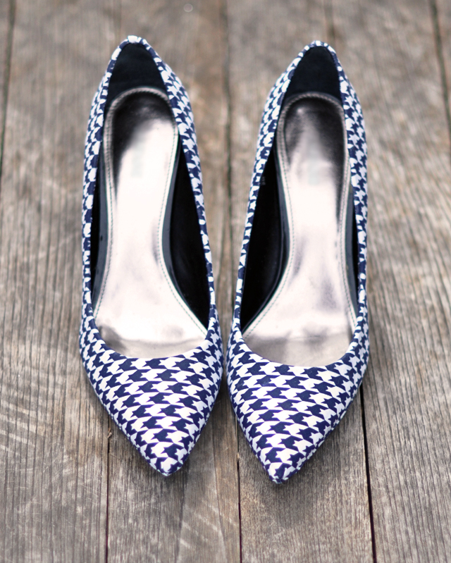 houndstooth shoes diy-navy and white shoes-diy fashion-shoe diys-fabric on shoes