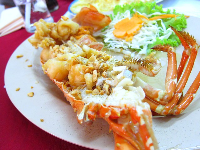 Deep Fried Phuket Lobster with Garlic