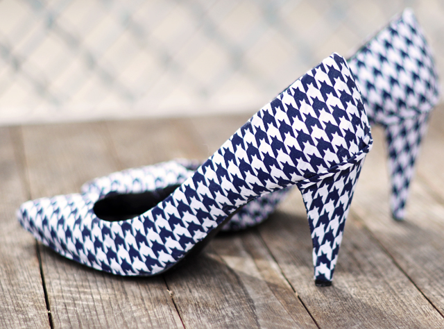 houndstooth shoe diy - covering shoes with fabric-houndstooth