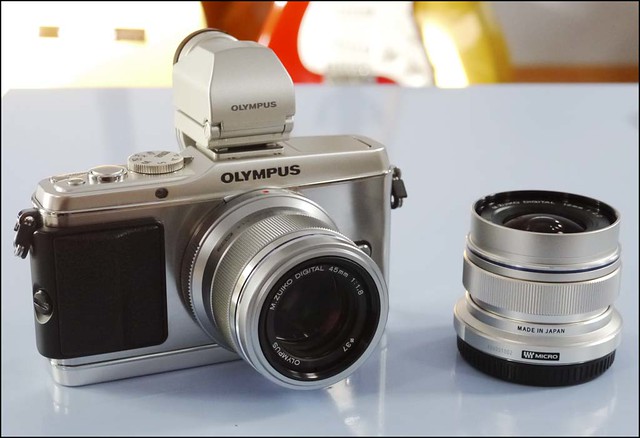 Olympus E-P3 45mm f/1.8