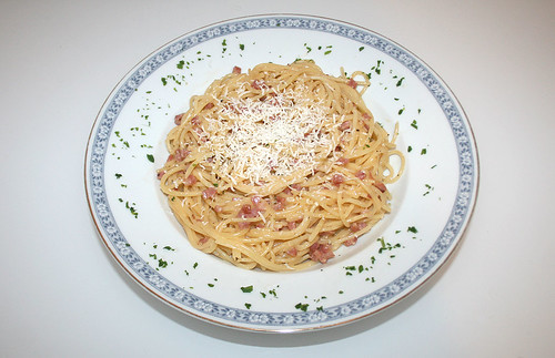 16 - Spaghetti alla carbonara - Gericht serviert