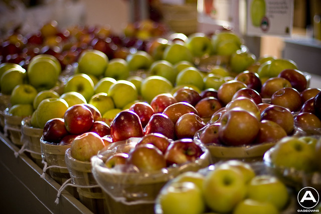 Apples at the Larriland farmer's market