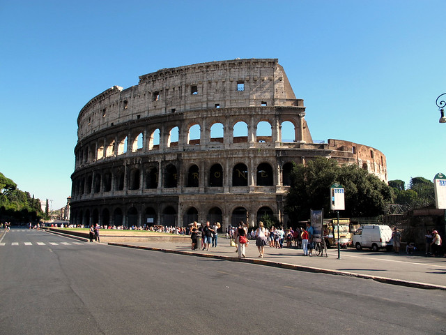 Europe_Trip_Colisseum_Rome_Italy_average_yik