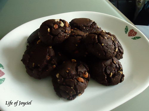 Chewy Chocolate Burnt Almond Cookies
