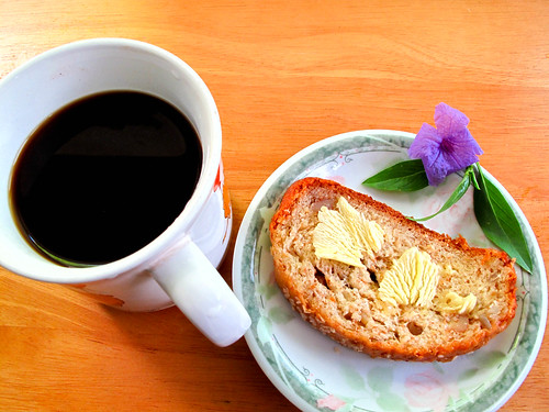 IMG_1929 Tea Break ： Multigrain Wholemeal Bread with Black Coffee . 下午茶 ： 杂粮全麦面包和黑咖啡