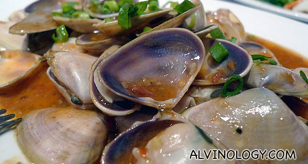 Lala clams - these are called "pi pi" in Australia