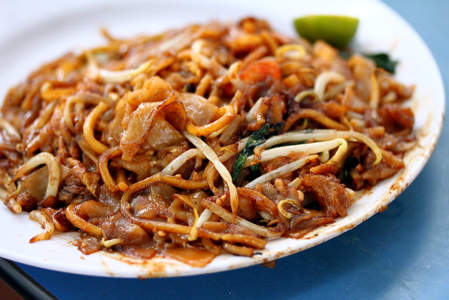 Ghim Moh Market Food Trail: Guan Kee Fried Kway Teow