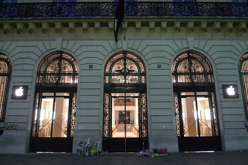 Vitrine Apple Store Opera - Paris, octobre 2011