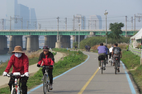 Han River cycle path