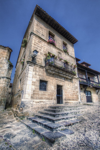 Stairs and house. Santillana del Mar, Cantabria. Escaleras y casa