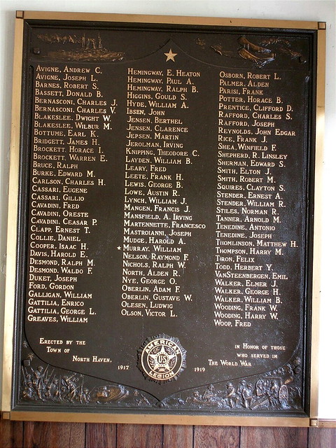 NORTH HAVEN - TOWN HALL - WW1 MEMORIAL - 01b