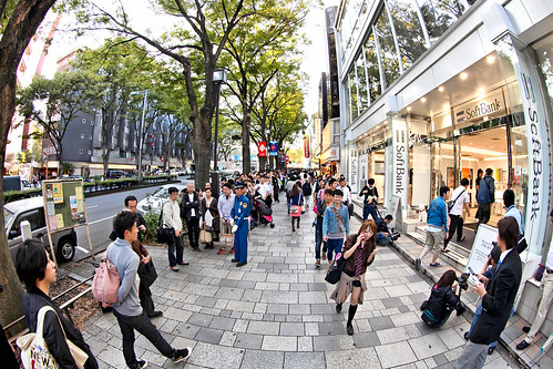 iPhone 4S Pre-Order Line at Softbank Omotesando