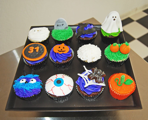 Simply Sweets Hallloween Cupcakes Class