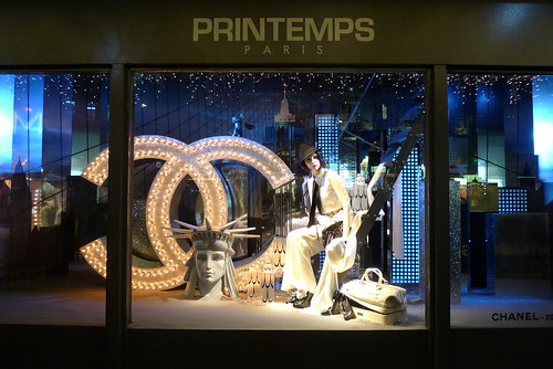 Inauguration des vitrines de Noël Chanel au Printemps - Paris, novembre 2011