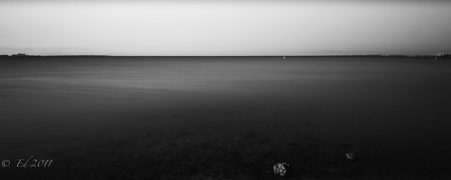 Dark Ocean by photomyhobby