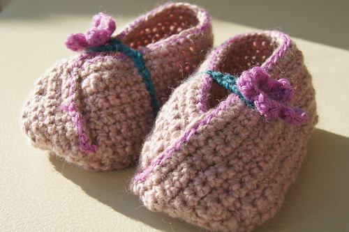 Crochet booties from handspun yarn