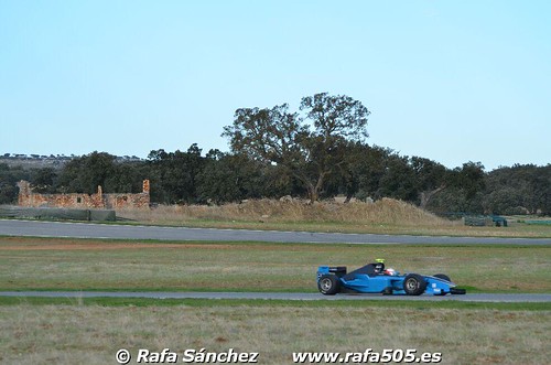 Monoplazas, clásicos y turismos en Noviembre de 2011 en el Circuito Ascari
