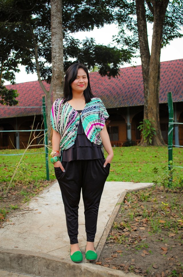 Denise Katipunera, Pinay Fashion Blogger, Mommy style, Fashion on budget, tribal print top, black jumpsuit