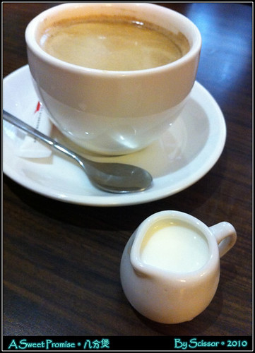 熱咖啡 + 鮮奶