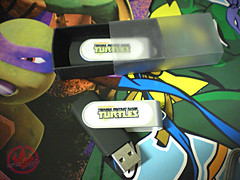 Nickelodeon's Teenage Mutant Ninja Turtles "Mutation in Progress" :: USB flash drive i (( 2011 ))