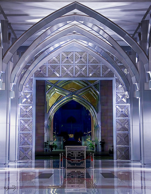 Arch Masjid Besi Putrajaya