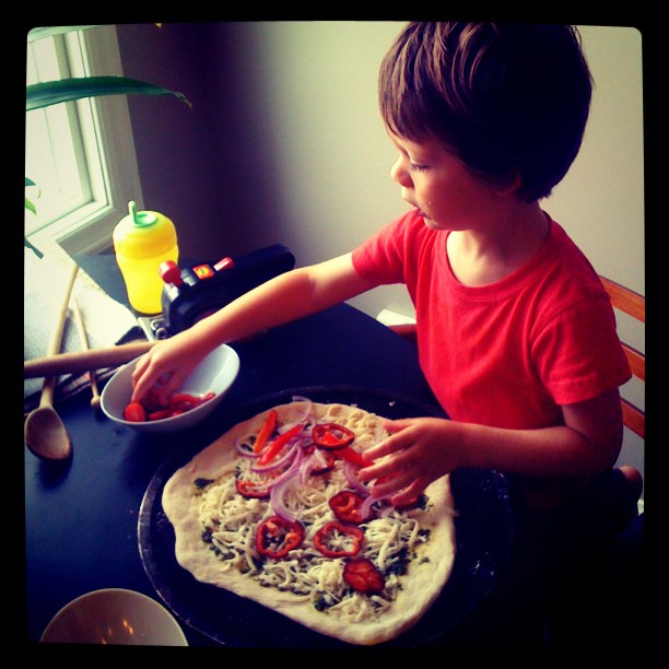 pizza night chez toddler: cute chaos