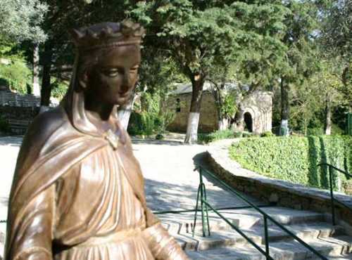 Estatua de Maria da la bienvenida