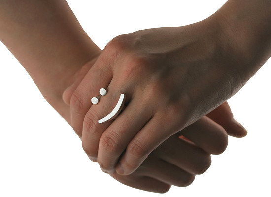 Signs- smiling face ring