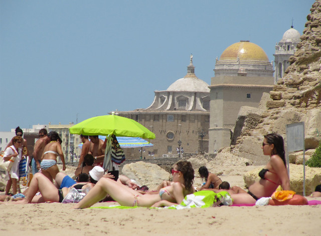 18 La Playa de Santa María del Mar Beach, Catedral de Santa Cruz de Cádiz
