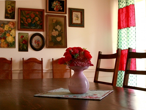 wall.and.table.bouquet