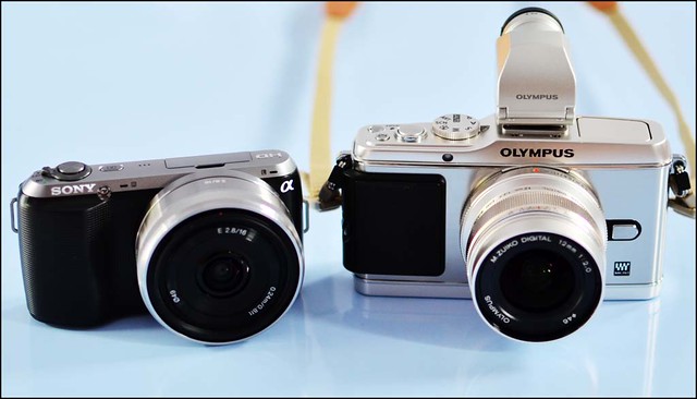 Sony NEX-C3 16mm f/2.8 Olympus E-P3 12mm f/2