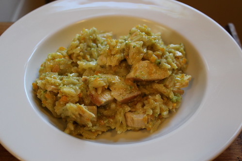 Orzo with chicken, broccoli and carrots