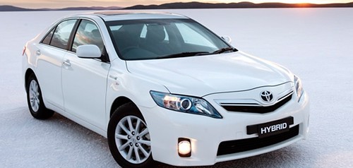 White-2012-Toyota-Camry-Hybrid