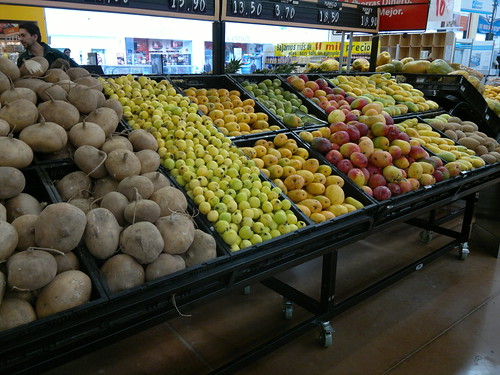 Jícamas, 3 kinds of mangoes, prickly pears, mameyes, guavas