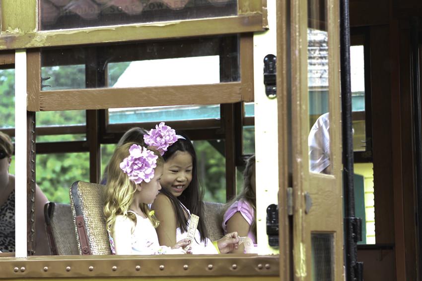 Trolley-girls in window