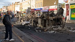 Burnt out bus in Tottenham by boysnips