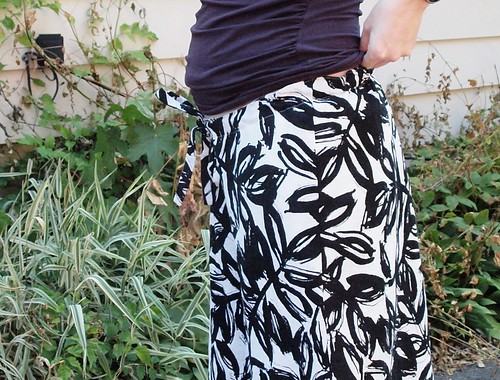 maternity skirt waist detail