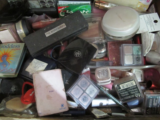 Organizing Vanity Dresser (4)