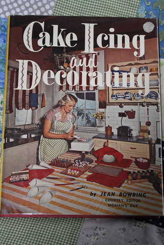 Cake Icing and Decorating book