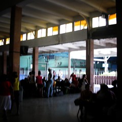 Esperando en la estación de la Habana