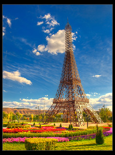 Torre Eiffel en el Parque Europa