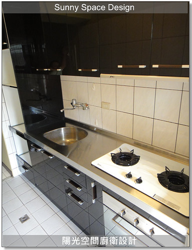 廚具工廠-五股蓬萊路林先生一字型廚具：不銹鋼檯面+下櫃不銹鋼桶身+水晶門板-陽光空間廚衛設計