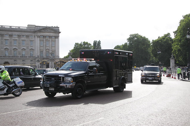 from uk england usa london cars ford car truck out during us day secret president transport guard may police security visit american views gb service guards met emergency obama metropolitan escort services prez armed 999 motorcade barack f550 2011 obamas