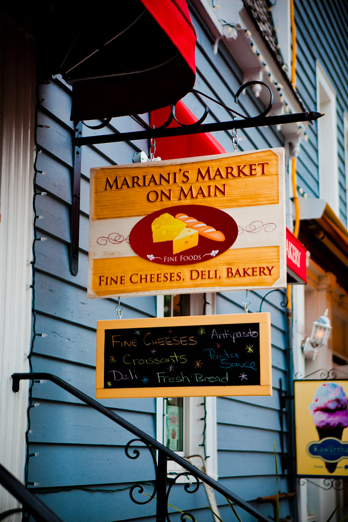 Main St. Cheeses [EOS 5DMK2 | EF 24-70L@68mm | 1/2500 s | f/2.8 | 
ISO200]