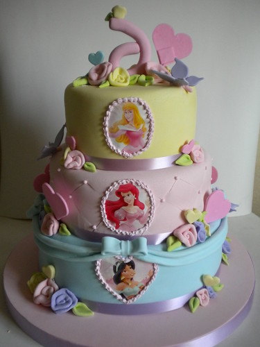 Torta Princesas by Pastelera Bakery Shop
