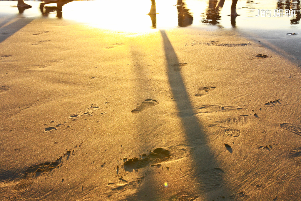 夕陽餘暉 新月沙灘20110723-426-J的閒聊