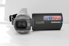 Samsung HMX - Q10-1