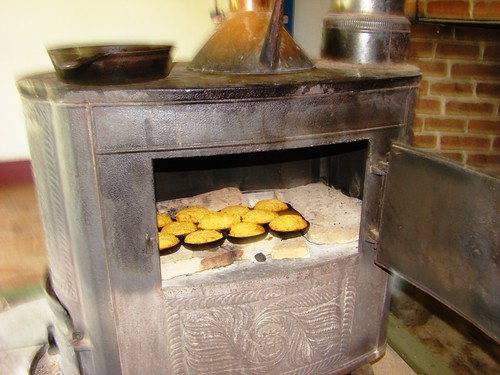 cooking in 1830's oven