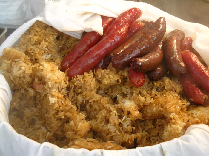 Hong Kong Street Food - Steamed Glutinous Rice and Sausage